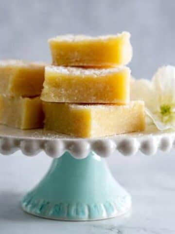 Classic Lemon Bars with Sweet Shortbread Crust Recipe