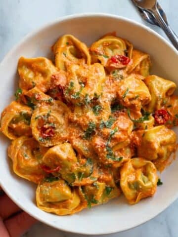 Spinach and Ricotta Tortellini with Creamy Tomato Sauce Recipe