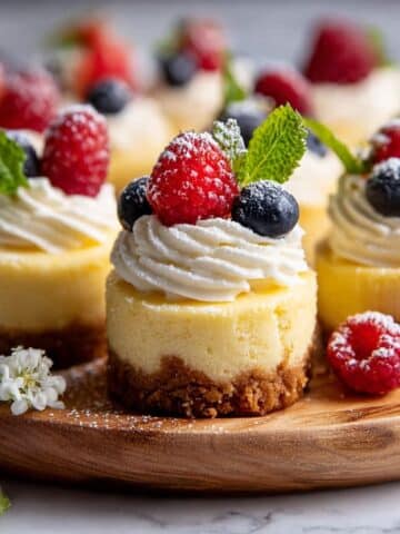 Mini Cheesecake with Fresh Berries and Chantilly Cream Recipe
