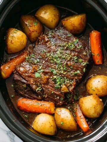 Slow Cooker Chuck Roast with Potatoes and Carrots Recipe