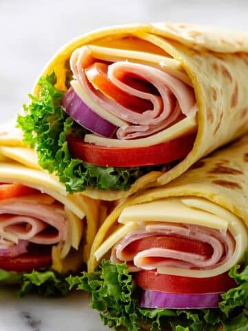 Cottage Cheese Wraps with Mozzarella and Seasonings Recipe