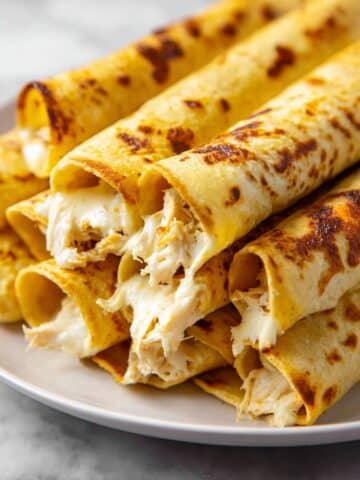 5-Ingredient Creamy Chicken Taquitos Recipe