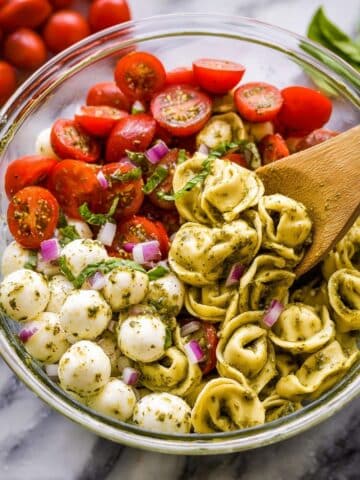Easy Pesto Tortellini Pasta Salad Recipe