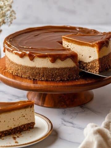 Dulce de Leche Cheesecake with Pecans and Cinnamon Recipe
