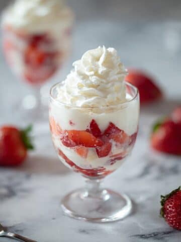 Fresas con Crema Recipe