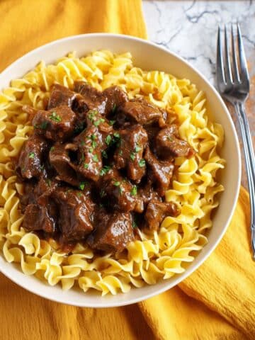 Slow Cooker Beef and Noodles Recipe