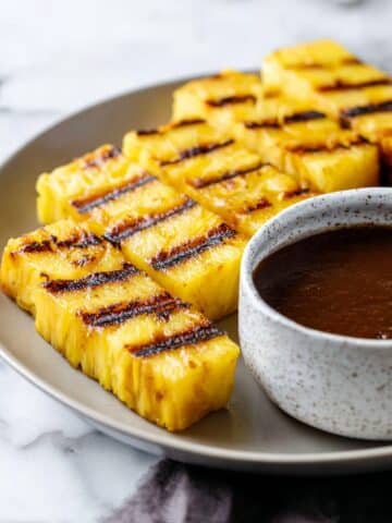 Easy Cinnamon Grilled Pineapple Recipe