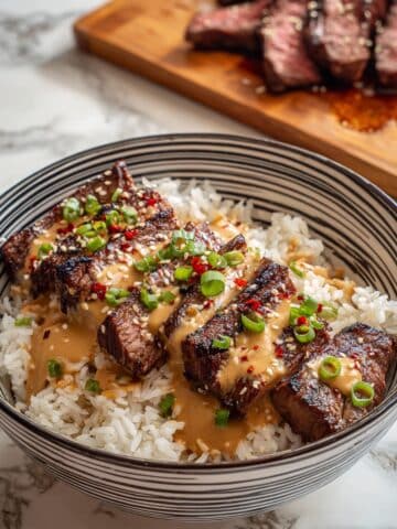 Korean BBQ Steak Rice Bowl with Creamy Spicy Gochujang Sauce Recipe