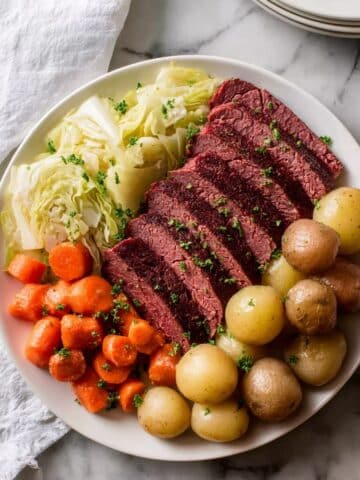 Slow Cooker Corned Beef and Cabbage Recipe