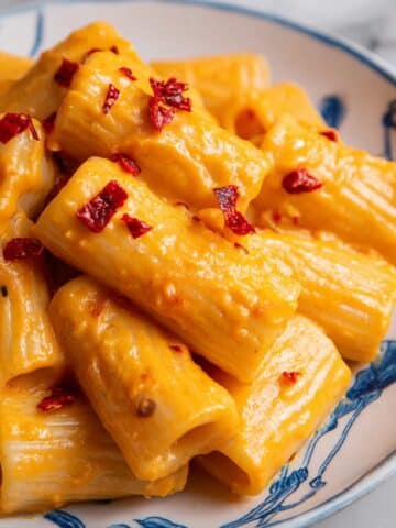 Tomato and Garlic Confit Pasta Recipe